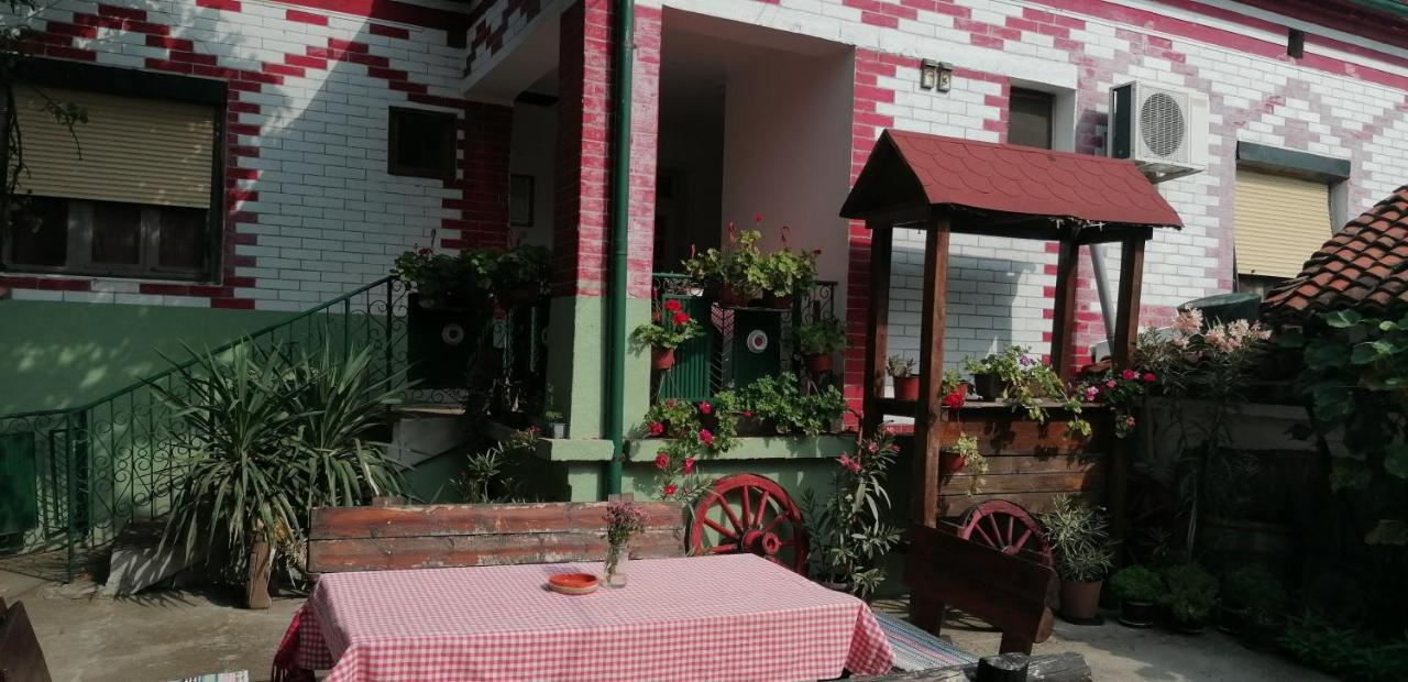 Etno Apartmani "Vlaska Kuca" Kladovo Bagian luar foto